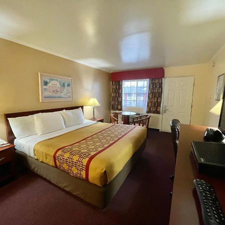 Passport Inn Somers Point - Somers Point Bagian luar foto