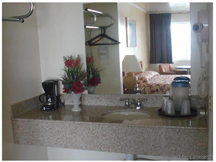 Passport Inn Somers Point - Somers Point Bagian luar foto